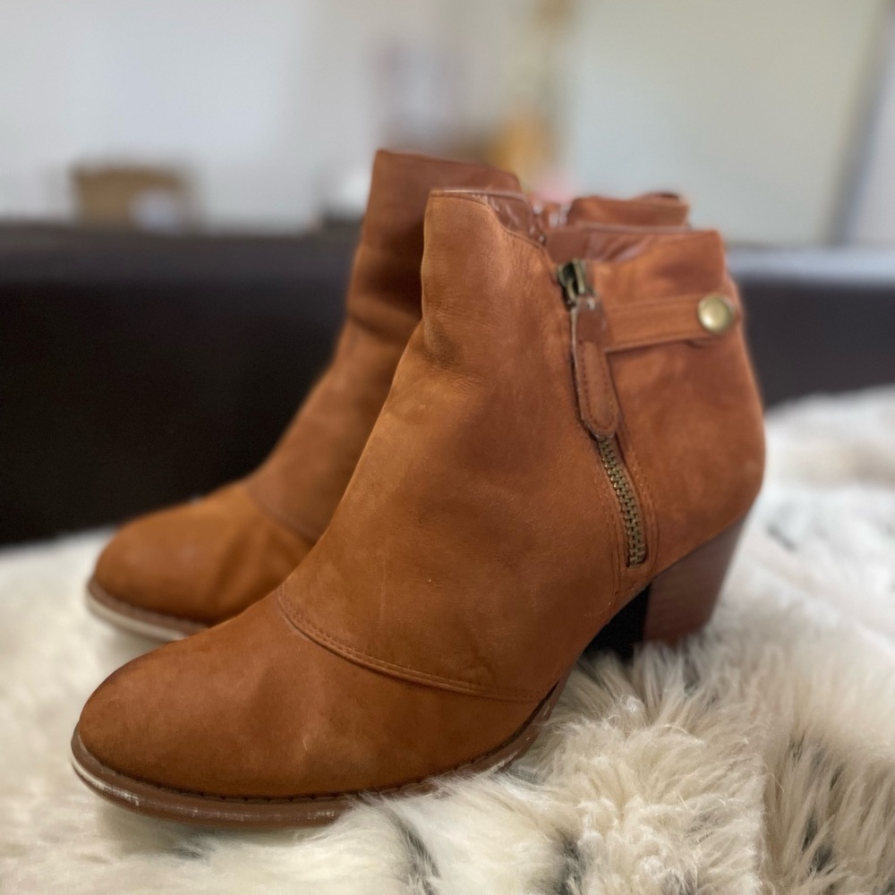 Gianni Bini Chesnut  double sided Leather Ankle Boots Sz 7m